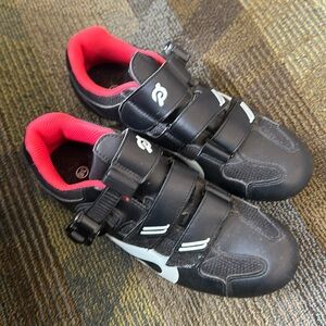Peloton Cycling Shoes Black Red White Size 7 or Size 38